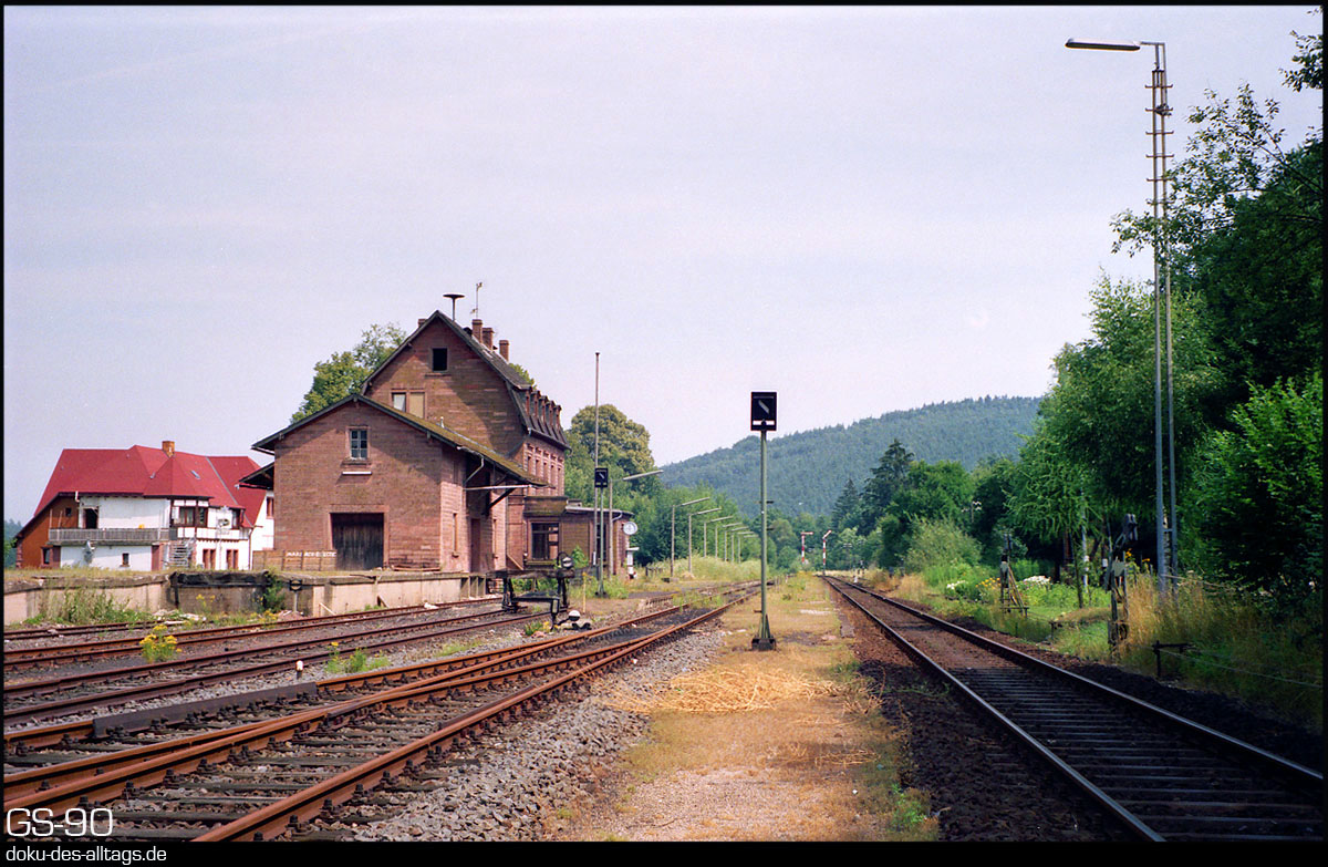 Strecken und Bahnhöfe